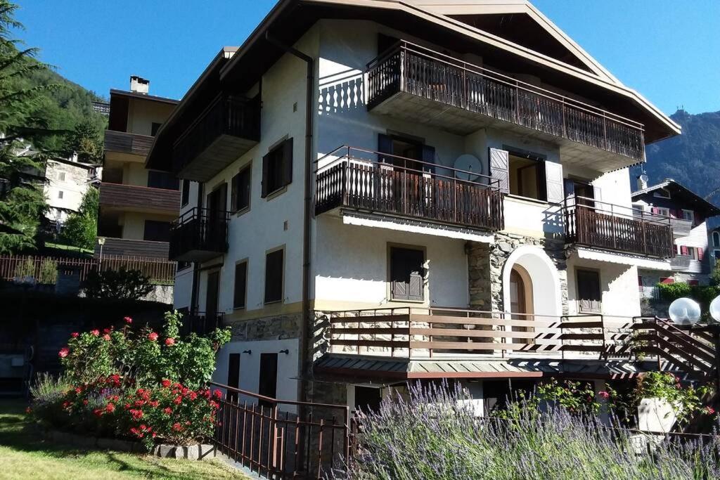 Ferrari'S: Bright Apartment With Magnificent View Chiesa in Valmalenco Exterior foto